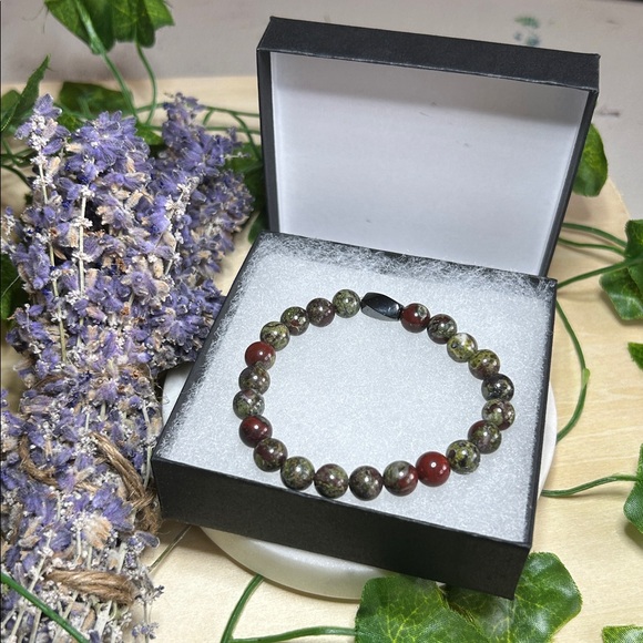 Dragon bloodstone with hematite gemstone stretch bracelet - Picture 3 of 4